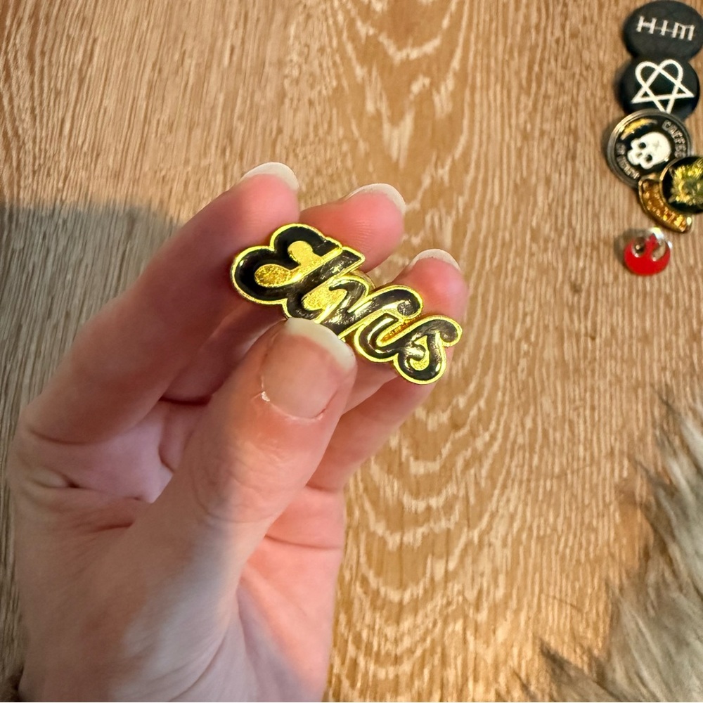 Gold Elvis Pin